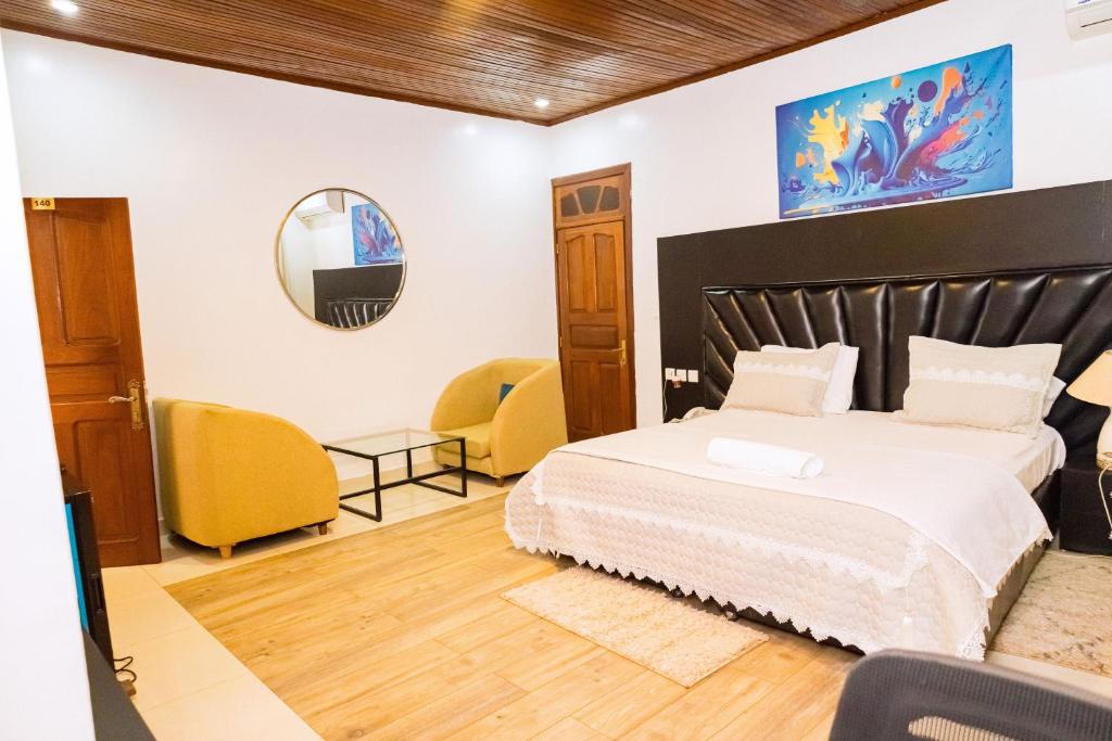 Executive Suite (VIP) at Poolside View Guest House